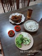 Menu Ayam Goreng Serundeng Bu Heti Kota Jakarta Timur